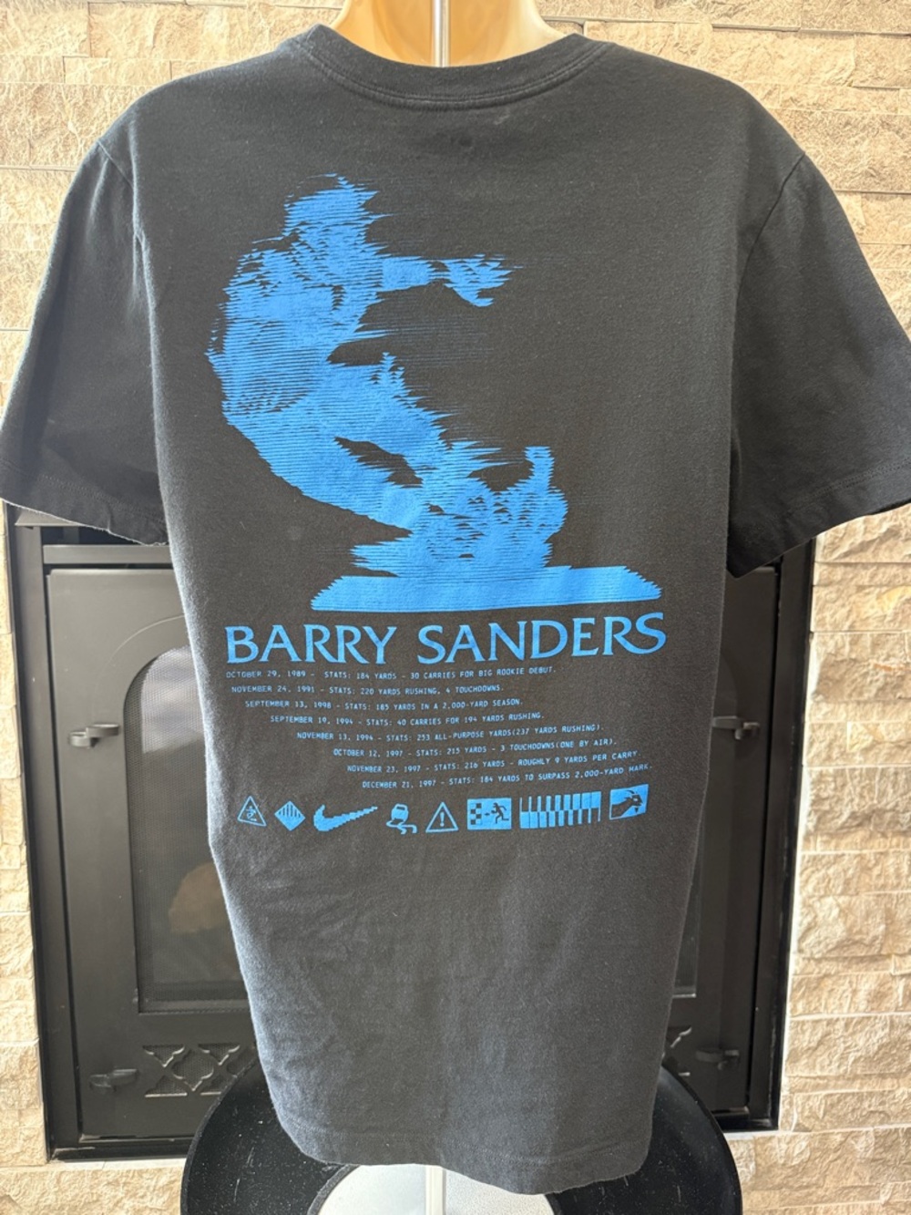 Barry Sanders Black Nike T-Shirt with Blue Graphic - Picture 4 of 4